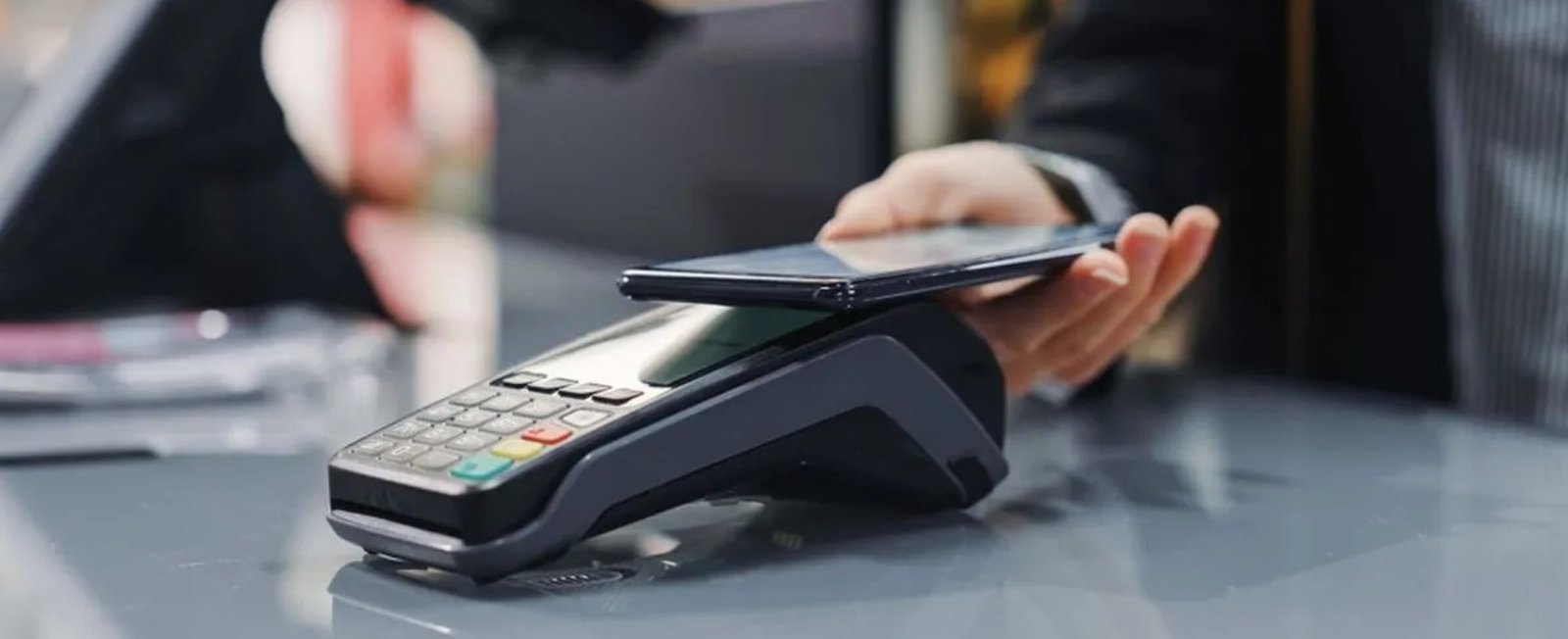 إنطلاق الدفع الالكتروني عبر الهاتف الذكي سيبعث عصرنة وشفافية مالية